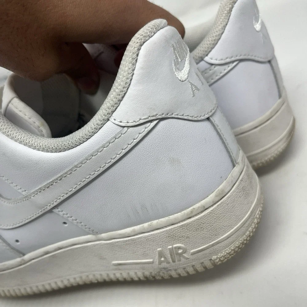 Nike Air Force 1 AF1 '07 Low Men's Triple White Sneakers Size 10.5 CW2288-111